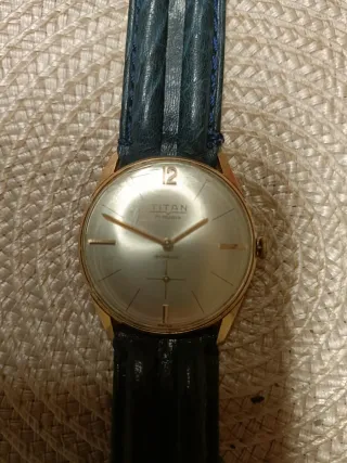 Reloj Titan Vintage Suizo