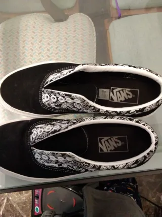 Zapatillas Vans Negras y Blancas