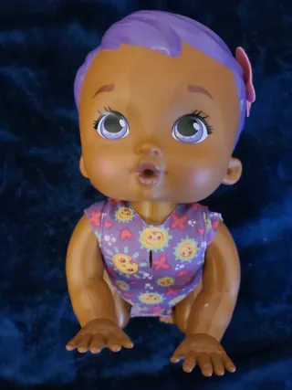 Muñeca Bebé con Alas y Mariposa