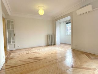 Piso en alquiler en Recoletos en Madrid