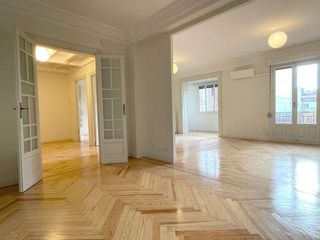 Piso en alquiler en Recoletos en Madrid