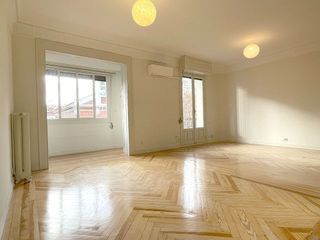 Piso en alquiler en Recoletos en Madrid