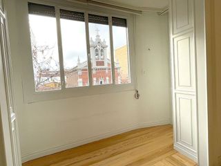 Piso en alquiler en Recoletos en Madrid