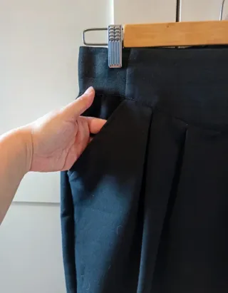 Falda negra Stradivarius