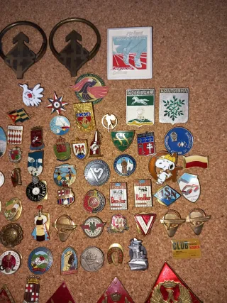 Lote de insignias antiguas