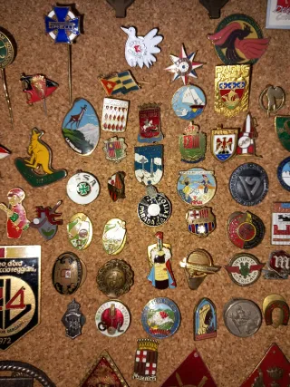 Lote de insignias antiguas