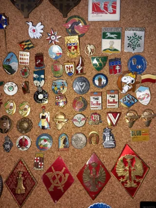 Lote de insignias antiguas
