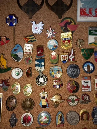 Lote de insignias antiguas