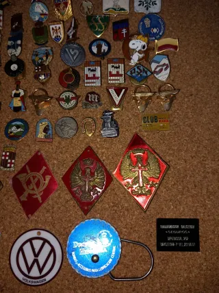 Lote de insignias antiguas