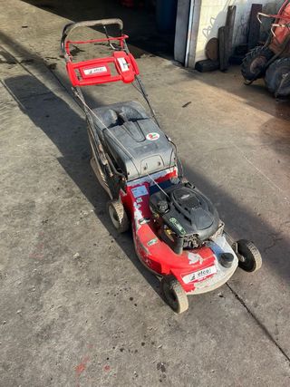 Cortacésped Efco Ar53 con tracción