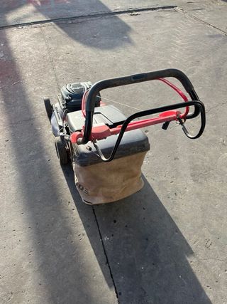 Cortacésped Efco Ar53 con tracción