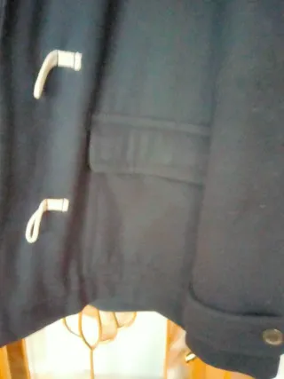 Trenca con capucha caballero negra