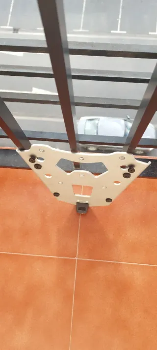 Soporte Top Case Triumph.valido también para GIVI