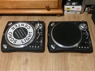 Pareja de platos Numark TT-500