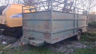 Remolque metálico verde