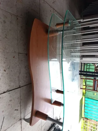 Mesa baja cristal y madera