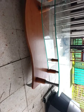 Mesa baja cristal y madera
