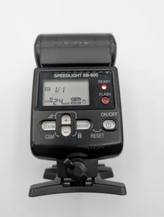 Flash Nikon SB-600