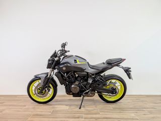 YAMAHA MT 07 2017