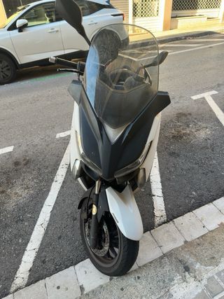 Yamaha X-Max 400 ABS Blanca