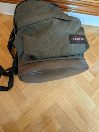 Mochila Eastpak Wyoming Marrón y Gris