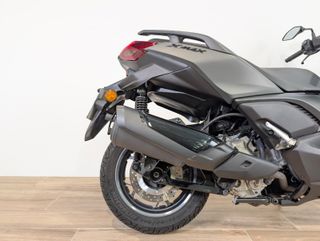 YAMAHA XMAX 300 2025