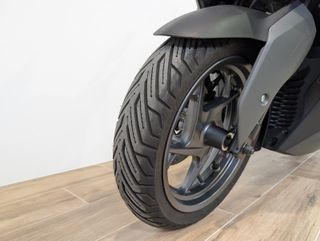 YAMAHA XMAX 300 2025