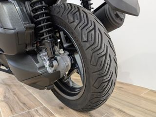 YAMAHA XMAX 300 2025