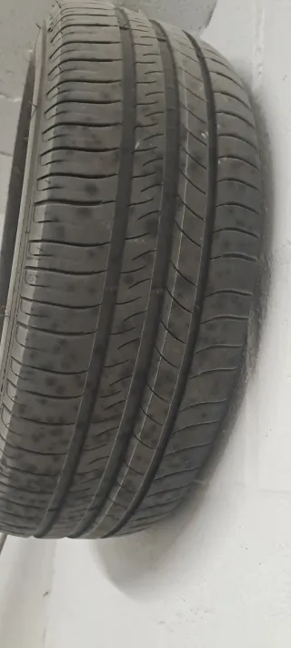 Neúmatico de coche Kia niro