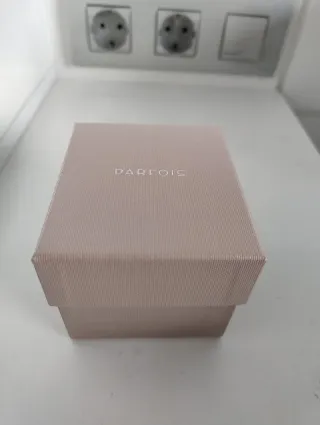 Reloj de mujer de la marca Parfois.Plata y Blanco