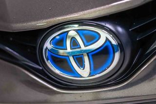 Toyota Camry 2.5 220H Advance