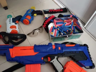 Lote pistolas Nerf y accesorios