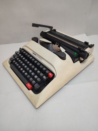Máquina de Escribir Olivetti Lettera 12 AVERIADA