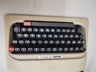 Máquina de Escribir Olivetti Lettera 12 AVERIADA