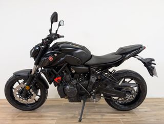 YAMAHA MT 07 2022