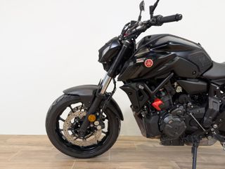 YAMAHA MT 07 2022