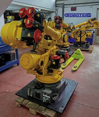 Robot Industrial FANUC R-2000iB 165F 2011