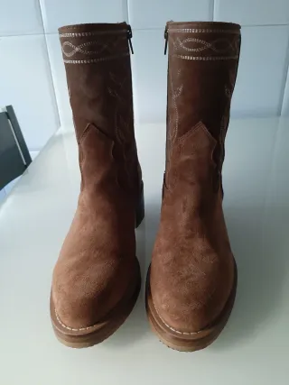 Botas Alpe serraje bordadas