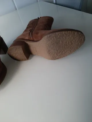 Botas Alpe serraje bordadas