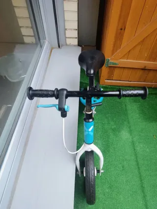 Bicicleta sin pedales Btwin azul