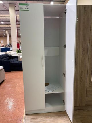 Armario blanco puertas madera