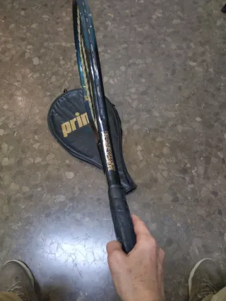 Raqueta de tenis Prince con funda