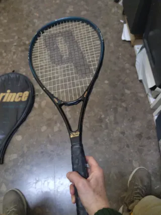 Raqueta de tenis Prince con funda