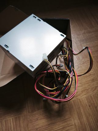 Fuente de Alimentación PC Antigua