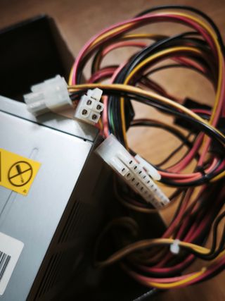 Fuente de Alimentación PC Antigua