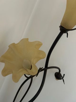 Lámpara de pie metal y cristal con flores