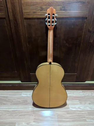 Alhambra 5F Flamenca  nueva + funda