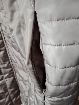 Chaqueta larga acolchada gris