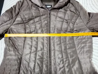 Chaqueta larga acolchada gris