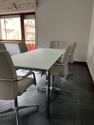 Tavolo in vetro e 6 sedie